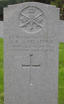 Pierre tombale de J. R. J. Pelletier.