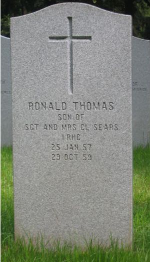 Headstone of Ronald Thomas Sears.