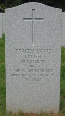 Headstone of Tracey Lynne Linder.