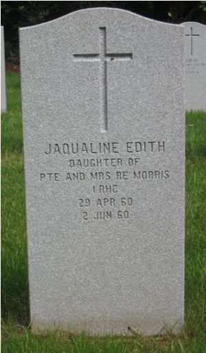 Pierre tombale de Jaqualine Edith Morris.