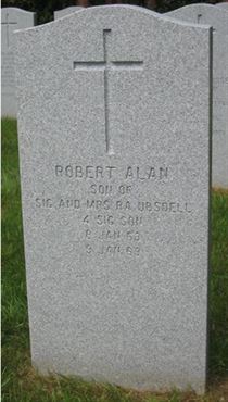Headstone of Robert Alan Ubsdell.