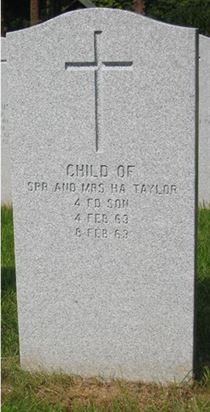 Headstone of Infant Taylor.