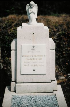 Headstone of Timothy Maurice Hamilton.