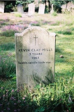 Headstone of Kevin Clay Mills.