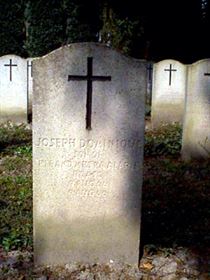 Original headstone prior to replacement in 2003