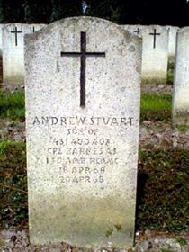 Original headstone prior to replacement in 2003