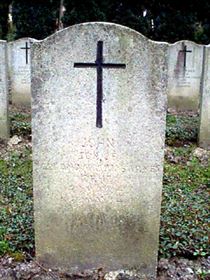 Original headstone prior to replacement in 2003