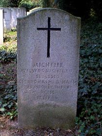 Original headstone prior to replacement in 2003