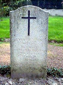 Pierre tombale originale, remplacée en 2003