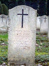 Original headstone prior to replacement in 2003