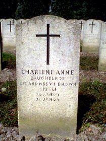 Pierre tombale originale, remplacée en 2003