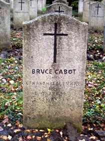 Original headstone prior to replacement in 2003