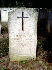 Original headstone prior to replacement in 2003