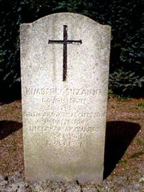 Original headstone prior to replacement in 2003