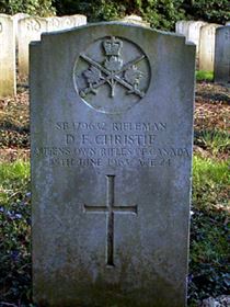 Original headstone prior to replacement in 2003