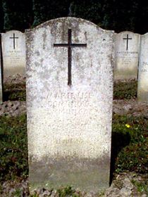Original headstone prior to replacement in 2003