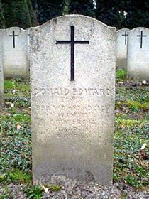 Original headstone prior to replacement in 2003