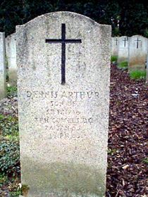 Original headstone prior to replacement in 2003