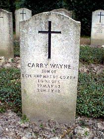 Pierre tombale originale, remplacée en 2003