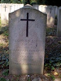 Original headstone prior to replacement in 2003