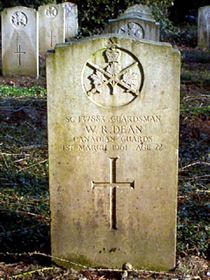 Pierre tombale originale, remplacée en 2003