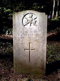 Original headstone prior to replacement in 2003