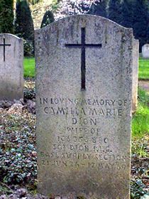 Original headstone prior to replacement in 2003