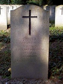 Original headstone prior to replacement in 2003