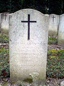 Pierre tombale originale, remplacée en 2003