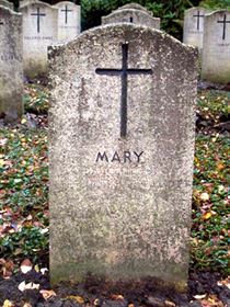 Original headstone prior to replacement in 2003