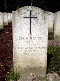 Pierre tombale originale, remplacée en 2003