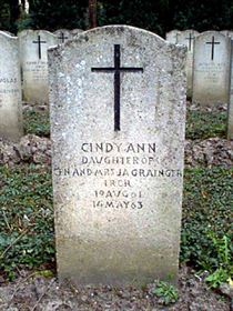 Original headstone prior to replacement in 2003