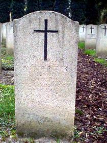 Original headstone prior to replacement in 2003