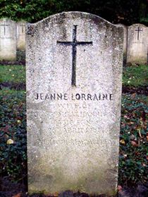 Original headstone prior to replacement in 2003