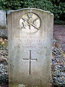 Original headstone prior to replacement in 2003