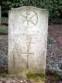 Original headstone prior to replacement in 2003