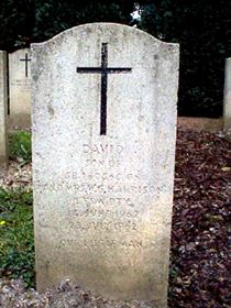 Original headstone prior to replacement in 2003