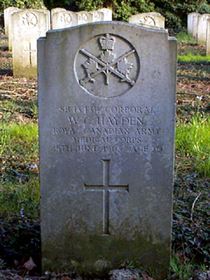 Original headstone prior to replacement in 2003