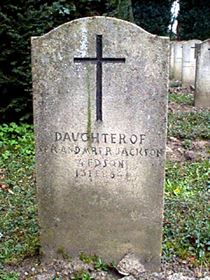 Original headstone prior to replacement in 2003