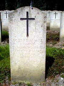 Original headstone prior to replacement in 2003