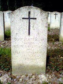Original headstone prior to replacement in 2003
