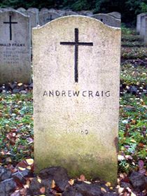 Original headstone prior to replacement in 2003