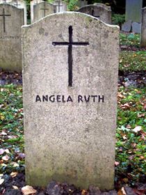 Pierre tombale originale, remplacée en 2003