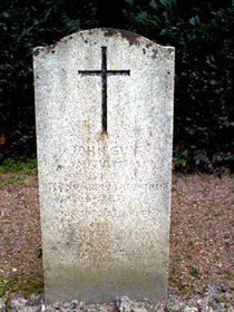 Original headstone prior to replacement in 2003