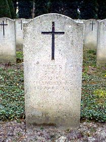 Pierre tombale originale, remplacée en 2003