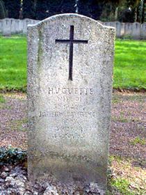 Original headstone prior to replacement in 2003