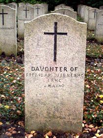 Pierre tombale originale, remplacée en 2003