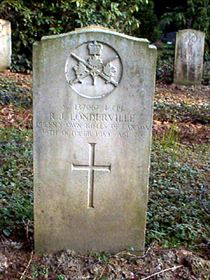 Original headstone prior to replacement in 2003