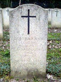 Original headstone prior to replacement in 2003