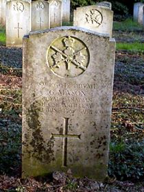 Original headstone prior to replacement in 2003